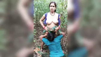 Leaked Desi MMs! A horny couple of lovers have sex in the jungle and are caught! Leaked Desi MMs! A horny couple of lovers have sex in the jungle and are caught!