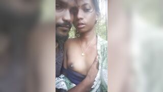 Leaked Desi MMs! Young Horney and Shy College Girl Fucking With Tution Master in the Jungle