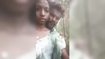 Leaked Desi MMs! Young Horney and Shy College Girl Fucking With Tution Master in the Jungle
