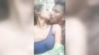 Leaked Desi MMs! Young Horney and Shy College Girl Fucking With Tution Master in the Jungle