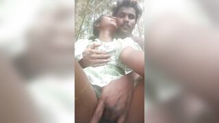 Leaked Desi MMs! Art Teacher Fucks his Young and Shy Student Outside in the Jungle