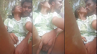 Leaked Desi MMs! Art Teacher Fucks his Young and Shy Student Outside in the Jungle