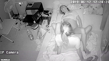 IPCAM is installed by mom, got caught   Lesbian twin sisters during sex!