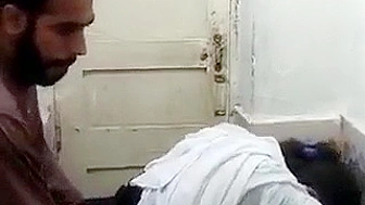 Leaked Desi MMS!  A local boy spy on his neighbor's wife cheating and tapes on video Leaked Desi MMS!  A local boy spy on his neighbor's wife cheating and tapes on video