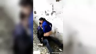 Leaked Desi MMS! A local boy spy on Indian wife cheating outdoor with her coworker!