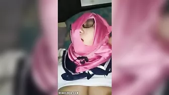 Bokep Terbaru Ngewe Ukhty Toketnya Pake Jepitan Baju