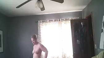 Finally I caught a mom with bare tits on my phone camera