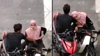 Leaked Desi MMS! Young Paki boy caught fingering neighbor muslim old aunty!