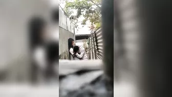 Leaked Desi MMS! Young Indian school lovers caught while having romance!