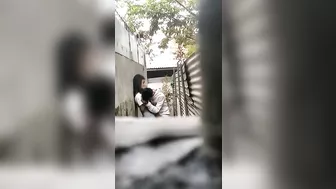 Leaked Desi MMS! Young Indian school lovers caught while having romance!