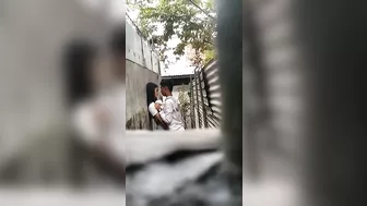 Leaked Desi MMS! Young Indian school lovers caught while having romance!