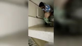 Leaked Desi MMS! Incredible sex, cheating wife, caught in a railway station toilet