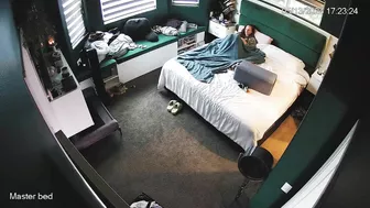 Wife takes some time out of busy day to fingering hard under the covers!