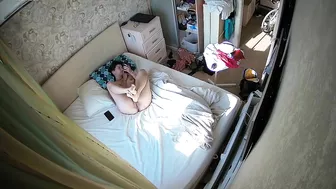 Hidden Cam Catches Slutty Sis Fingerblasting Herself on FaceTime