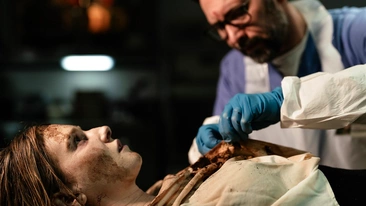 Lost in Lust ☆ Morgue Worker's Erotic Encounter with a Dead Beauty