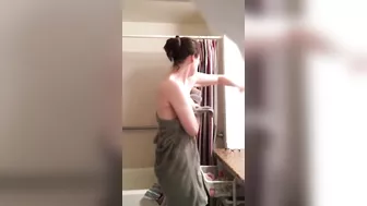 Filthy Milf's Bath Time Turns into Wild Shower Handle Pussy Pounding