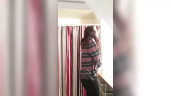 Raunchy Mommy's Orgasmic Twitch from Jetting Her Hot Hairy Twat in Tub