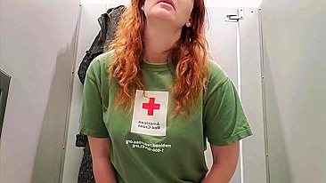 Сheating White Wife Gets Naked and Masturbates Hard.