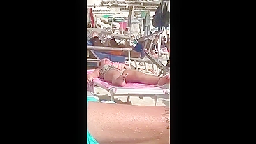 Horny MILF Caught Fingering Her Wet Pussy in Public Beach Crowd - Voyeur Spy Cam!