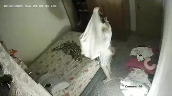 Nasty Wifey Jacks Her Pussy Like Crazy, Hits Climax in Minutes Caugth on Hidden Cam