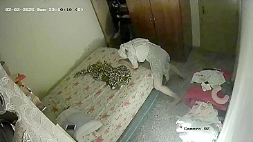 Nasty Wifey Jacks Her Pussy Like Crazy, Hits Climax in Minutes Caugth on Hidden Cam