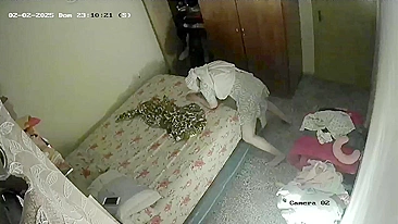 Nasty Wifey Jacks Her Pussy Like Crazy, Hits Climax in Minutes Caugth on Hidden Cam