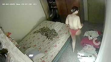 Nasty Wifey Jacks Her Pussy Like Crazy, Hits Climax in Minutes Caugth on Hidden Cam