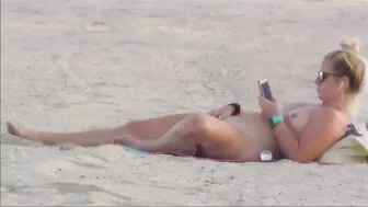 Lustful MILF Ravishing Her Soaking Cunt Amidst Noisy Beach Mob On Ocean Shore - Hidden Cam