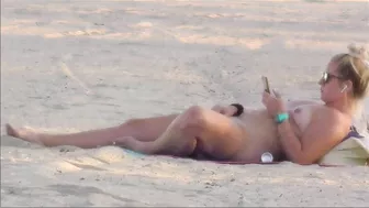 Lustful MILF Ravishing Her Soaking Cunt Amidst Noisy Beach Mob On Ocean Shore - Hidden Cam