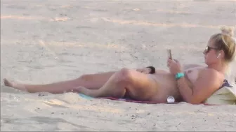 Lustful MILF Ravishing Her Soaking Cunt Amidst Noisy Beach Mob On Ocean Shore - Hidden Cam