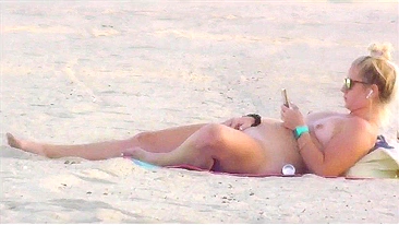 Lustful MILF Ravishing Her Soaking Cunt Amidst Noisy Beach Mob On Ocean Shore - Hidden Cam