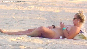 Lustful MILF Ravishing Her Soaking Cunt Amidst Noisy Beach Mob On Ocean Shore - Hidden Cam