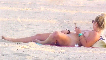 Lustful MILF Ravishing Her Soaking Cunt Amidst Noisy Beach Mob On Ocean Shore - Hidden Cam