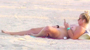 Lustful MILF Ravishing Her Soaking Cunt Amidst Noisy Beach Mob On Ocean Shore - Hidden Cam