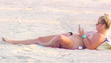 Lustful MILF Ravishing Her Soaking Cunt Amidst Noisy Beach Mob On Ocean Shore - Hidden Cam