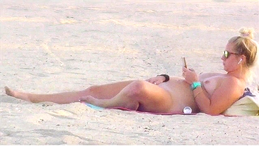 Lustful MILF Ravishing Her Soaking Cunt Amidst Noisy Beach Mob On Ocean Shore - Hidden Cam