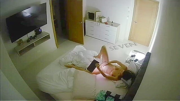 Naked Mom Squirts Hard Watching Porn & Finger-Fucking Her Soaking Wet Twat - Hidden cam