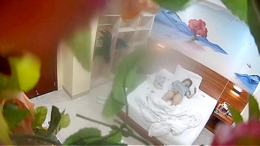 My 42YO Mom Getting Buck Naked, Fingering Wet Pussy and Vibing Till Explosive Orgasm