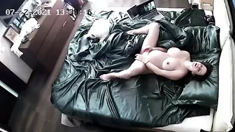 Horny Voyeur’s Stash of Solo Sluts – These Chicks Jilling off, Ride Toys & Squirt Like Crazy!