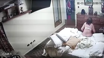 Perv Mother Walks In Front Of Her Son Completely Naked On Ip Cam