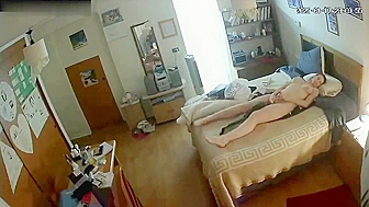 Desperate MILF Can't Stop Cumming While Jilling off, Hubby Secretly Films Her Dirty