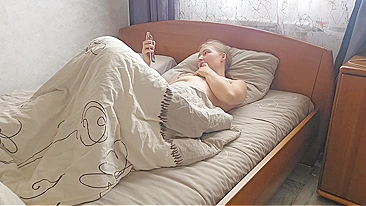 Busty Babe Gets Caught Finger-Fucking Her Soaked Pussy on Secret Cam – Creampie Fantasies