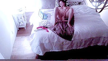 Voyeur Son's Secret Cam Catches Mom, Watching Filthy Flicks and Buzzing Her Dripping Cunt to Dirty Fantasies