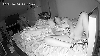 Caught Stepmom Jilling Off Her Juicy Twat to TV Until She Squirts