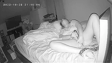 Caught Stepmom Jilling Off Her Juicy Twat to TV Until She Squirts