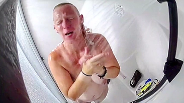 Spy Cam Films Mommy Rubbing Her Furry Snatch to Orgasm in Steamy Bath Time