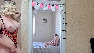 Caught Stepsister Masturbating She got so Wet When