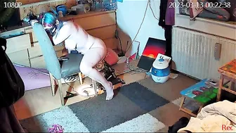 Neighbor's spy cam catches MILF using her sex machine for a quick orgasm