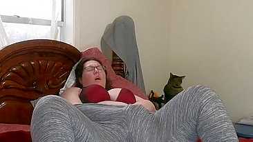 Hubby Spies Thick Wife's Slutty Solo Session, Gentle Twat Fingering Leads to Shaking Orgasm Bliss