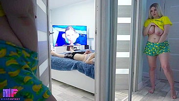 Naughty Stepbabe Spies on Stepdaddy's Massive Cock Stroking Session Fuck